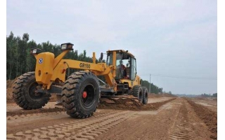 开云online(中国)租赁平地机在蒙华铁路施工